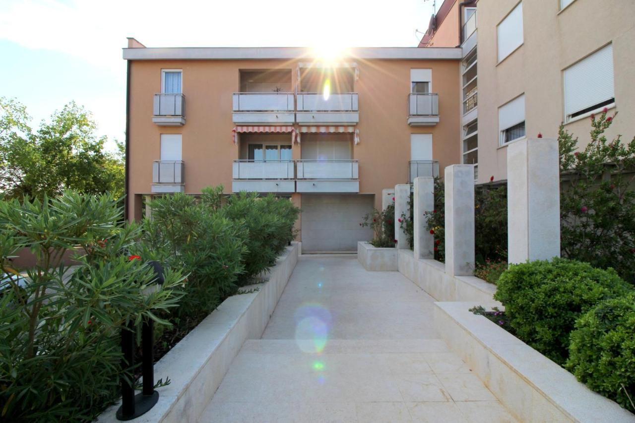 Apartment Vojka In City Center Porec Exterior photo